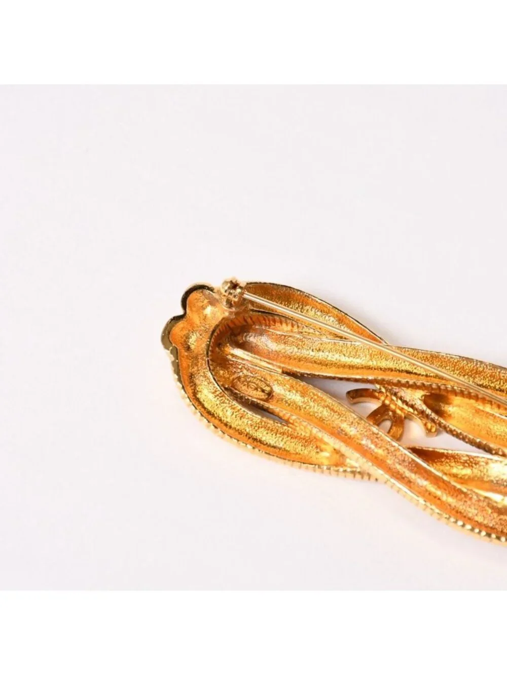 Chanel CC Logo Brooch 97 Metal Gold Rope Motif